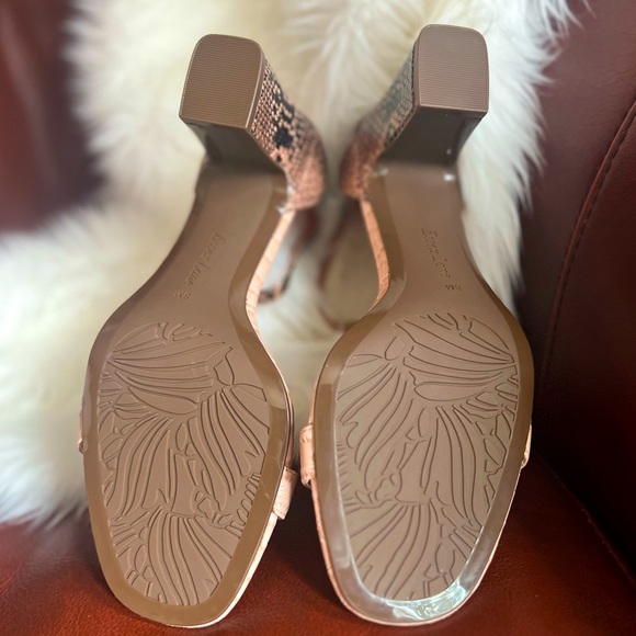 Essex Lane Pink Salmon Snakeskin Heels with Straps Comfortable Classy Size 8M - Picture 6 of 8